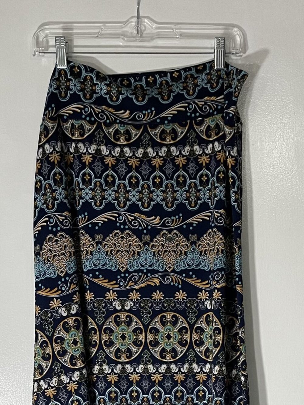 HAOOHU Women’s Navy Patterned Long Skirt Poly Size Large by Measurements